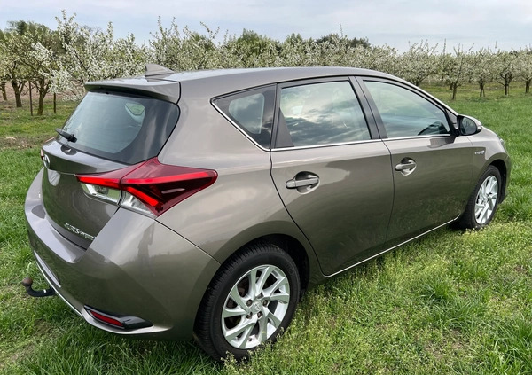 Toyota Auris cena 62000 przebieg: 156000, rok produkcji 2016 z Warszawa małe 436